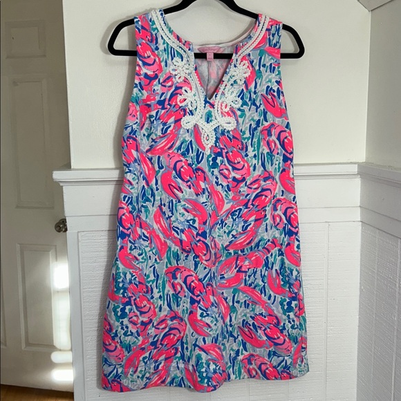 Lilly Pulitzer Dresses & Skirts - Lilly Pulitzer Harper Shift Dress in Cosmic Coral Cracked Up Lobster Print Large